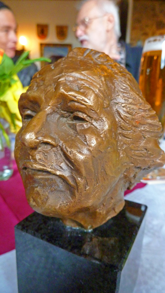 P1010432-01-Bronzebste-2-H600
