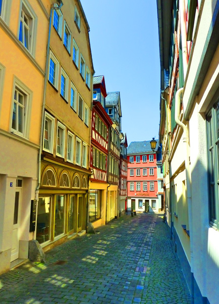 P1010546-Schmiedgasse mit Akro-H600