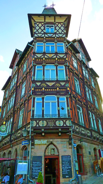 P1010956-'Market' - Barfer-Ecke Nikolaistrae-H600