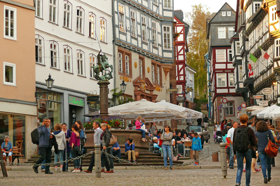 P1080629-Markt mit Brunnen-560 P1080629-Markt mit Brunnen-560