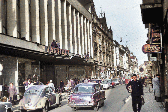 Gießen-015-Karstadt-2 sw-aufgehelltSonnenaufgang-Colorized,sharpen, inpaint, denoise Gießen-015-Karstadt-2 sw-aufgehelltSonnenaufgang-Colorized,sharpen, inpaint, denoise