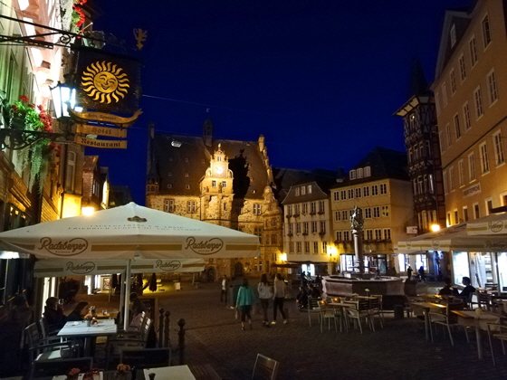 IMG_20190903_205033-abends - Blick Rathaus-560