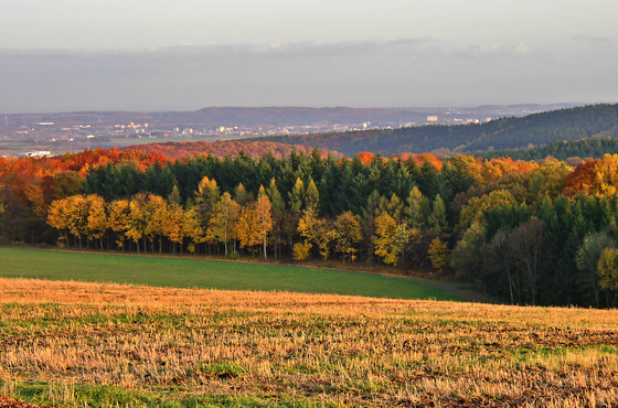Pb043097-Hl-Seite-Blick aufs Giessener Becken, sharpen, color5-560 Pb043097-Hl-Seite-Blick aufs Giessener Becken, sharpen, color5-560